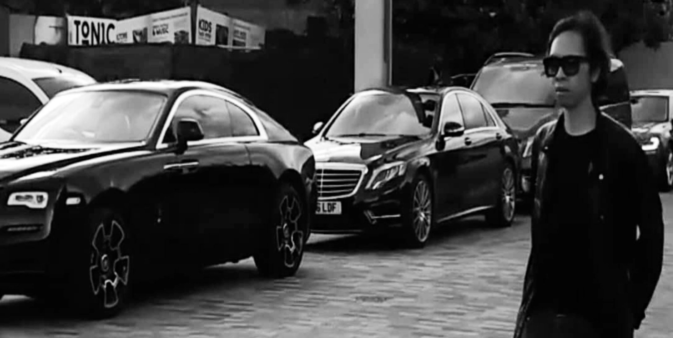 MONOCHROME STYLE INSPIRATION FOR FALL | LONDON FASHION WEEK STYLE JOURNAL