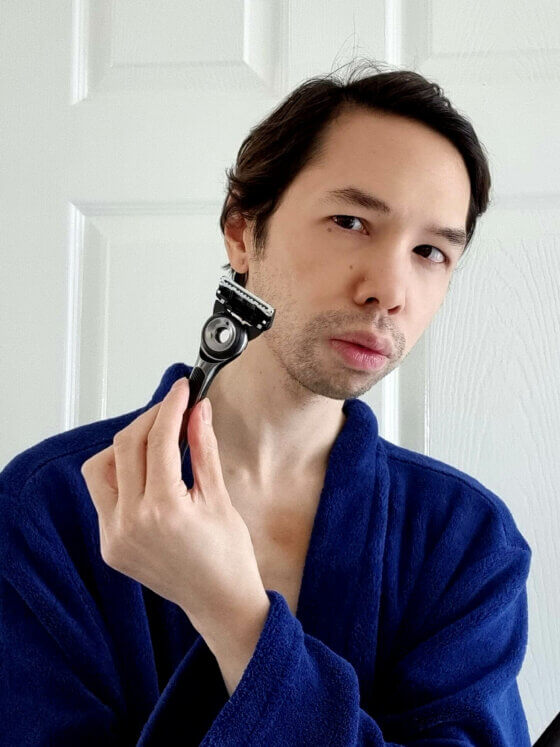 MAKE MORNING ROUTINES MORE EFFORTLESS WITH THE GILLETTE LABS EXFOLIATING RAZOR