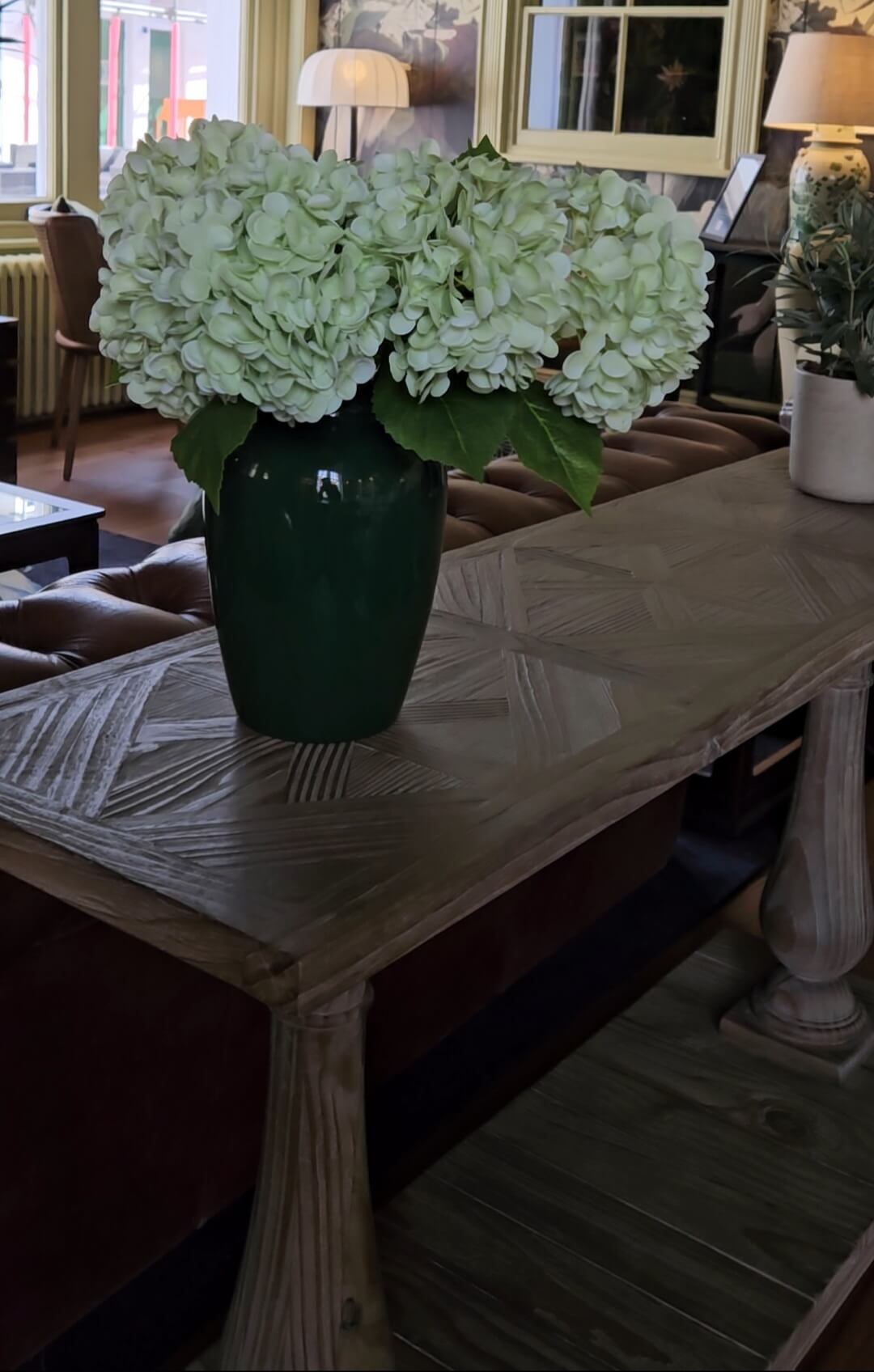 WHY CHOOSE REDWOOD: ELEGANCE AND ENDURING STRENGTH